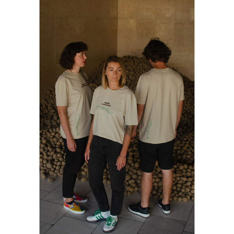 "ZAKORENENÍ NA SPRÁVNOM MIESTE" - béžové SOD tričko (2025, Svätopluk Mikyta)