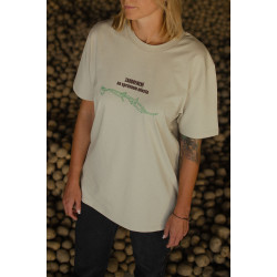 "ZAKORENENÍ NA SPRÁVNOM MIESTE" - béžové SOD tričko (2025, Svätopluk Mikyta)