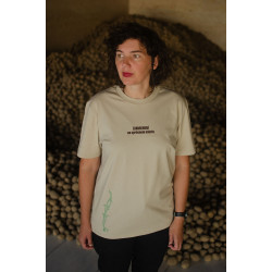 "ZAKORENENÍ NA SPRÁVNOM MIESTE" - béžové SOD tričko (2025, Svätopluk Mikyta)